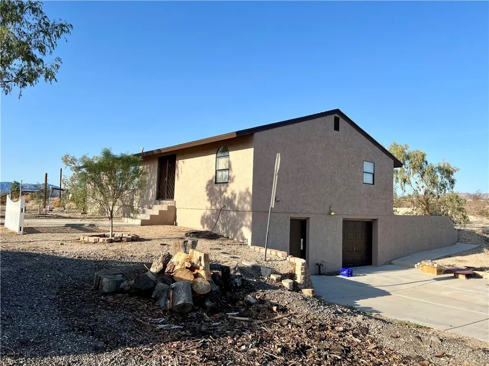 99 Zoe Lane Needles, CA 92363