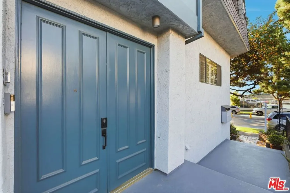 1013 16th Street #101 Santa Monica, CA 90403