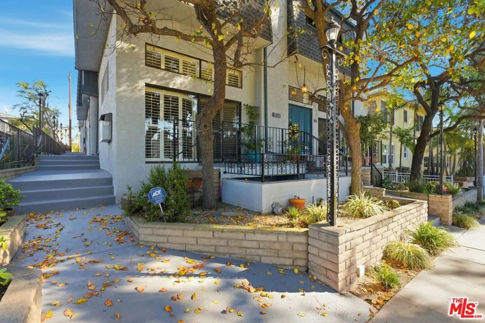 1013 16th Street #101 Santa Monica, CA 90403