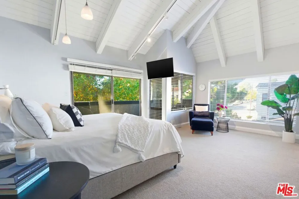 1013 16th Street #101 Santa Monica, CA 90403