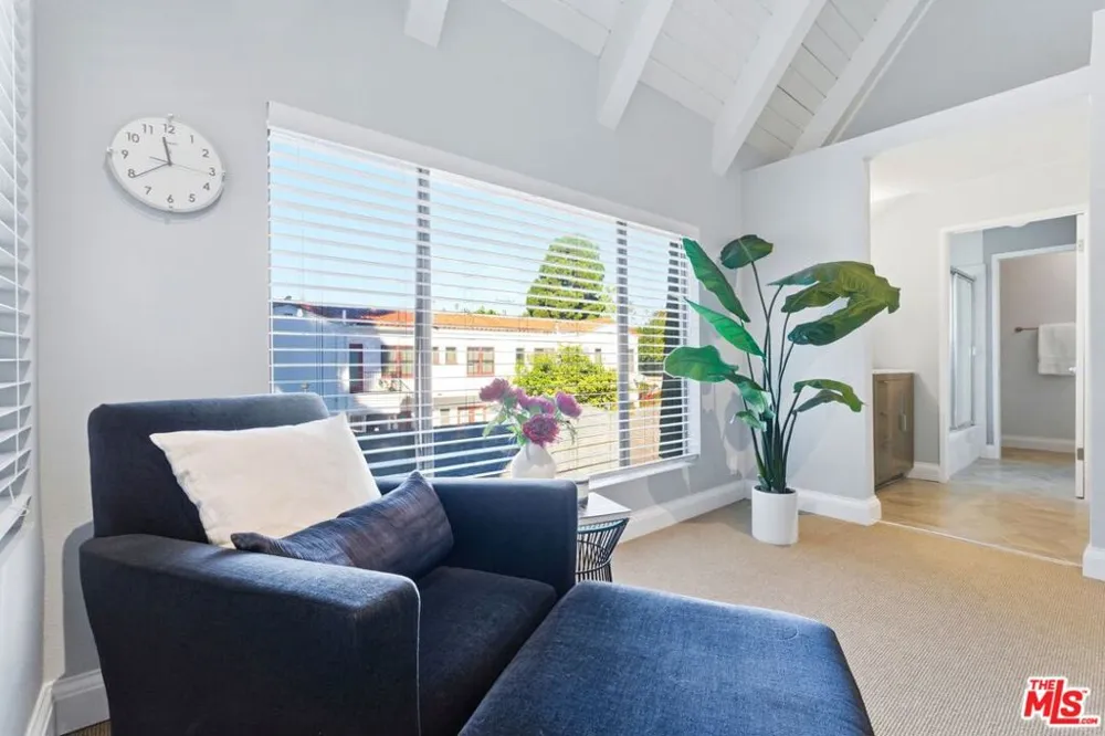 1013 16th Street #101 Santa Monica, CA 90403