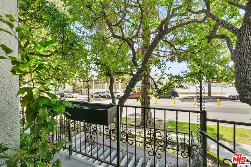 1013 16th Street #101 Santa Monica, CA 90403