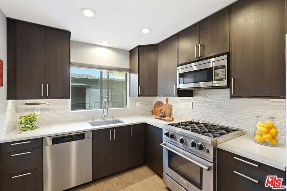 1013 16th Street #101 Santa Monica, CA 90403
