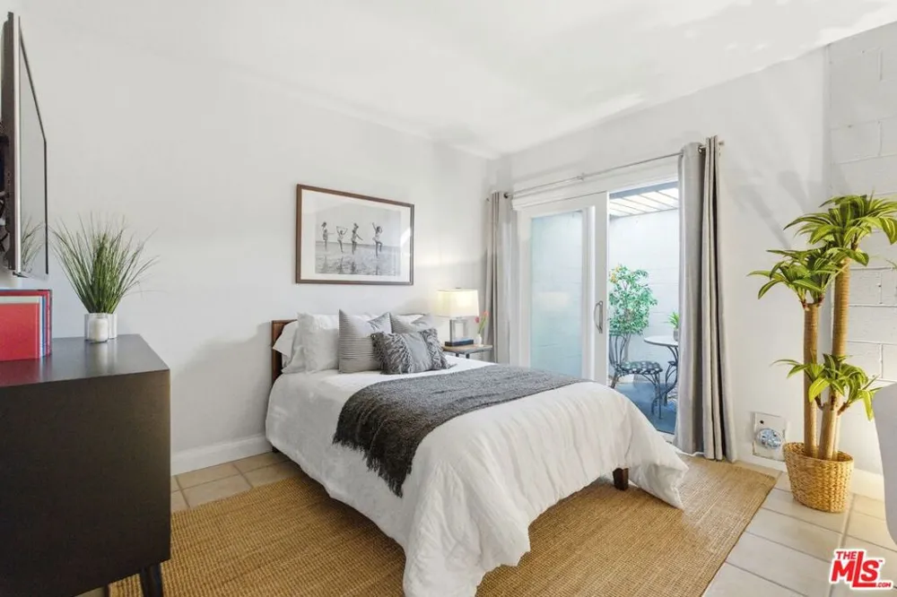 1013 16th Street #101 Santa Monica, CA 90403