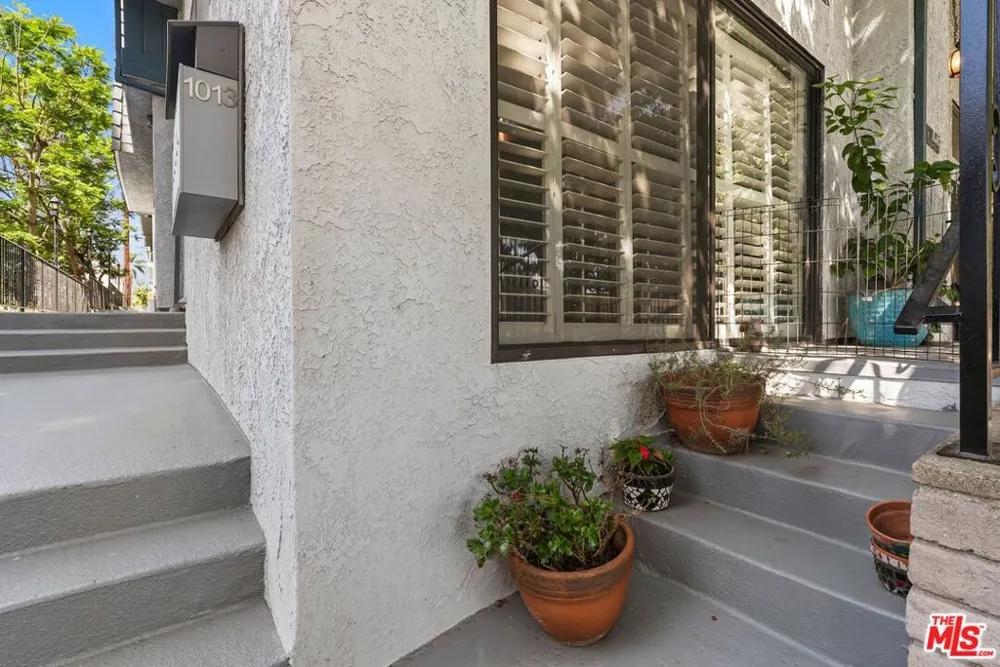 1013 16th Street #101 Santa Monica, CA 90403