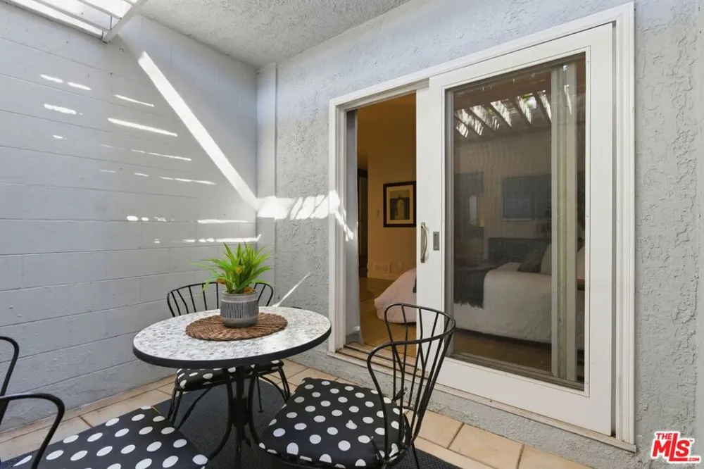 1013 16th Street #101 Santa Monica, CA 90403