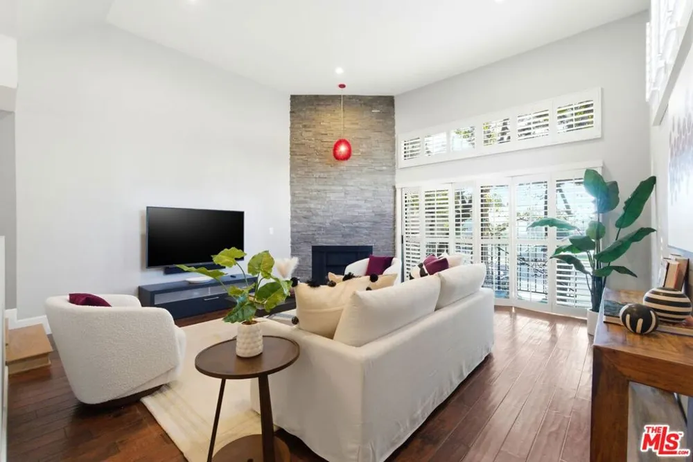1013 16th Street #101 Santa Monica, CA 90403