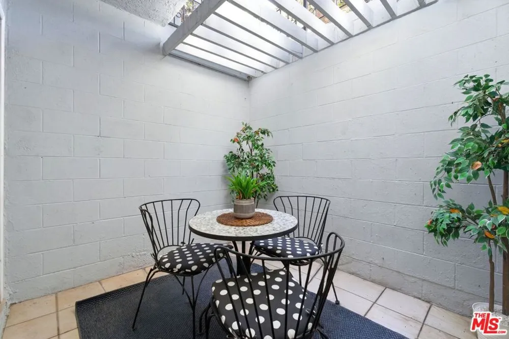 1013 16th Street #101 Santa Monica, CA 90403