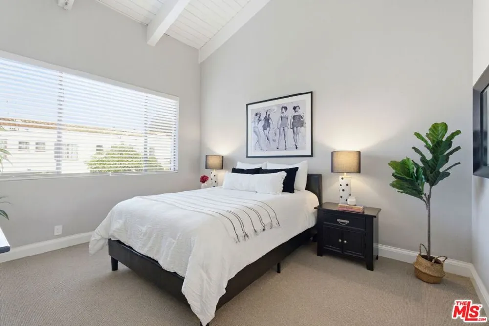 1013 16th Street #101 Santa Monica, CA 90403