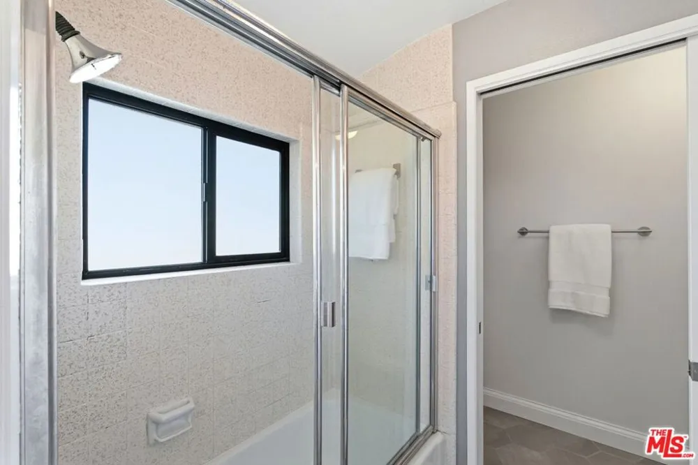 1013 16th Street #101 Santa Monica, CA 90403