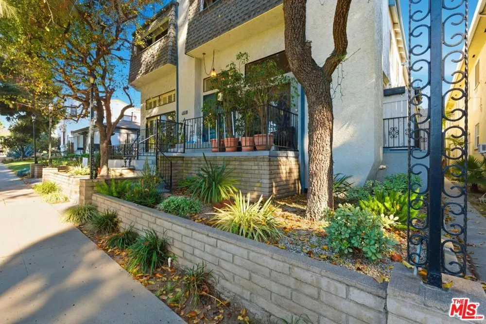 1013 16th Street #101 Santa Monica, CA 90403