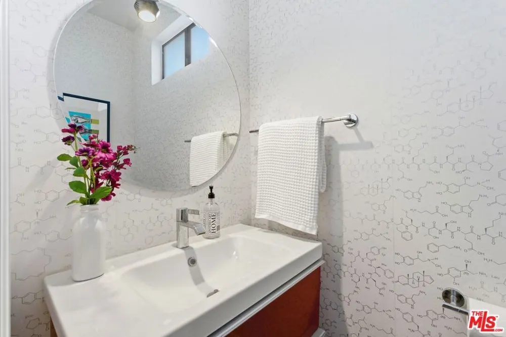 1013 16th Street #101 Santa Monica, CA 90403