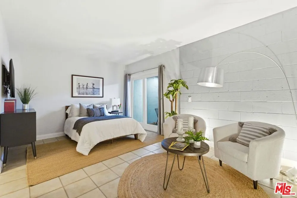1013 16th Street #101 Santa Monica, CA 90403