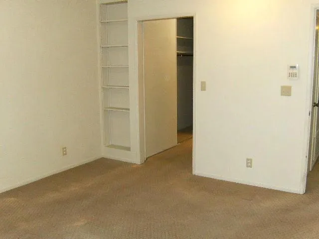 1253 Los Olivos Drive #5 Salinas, CA 93901