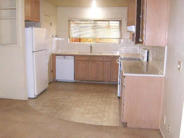 1253 Los Olivos Drive #5 Salinas, CA 93901
