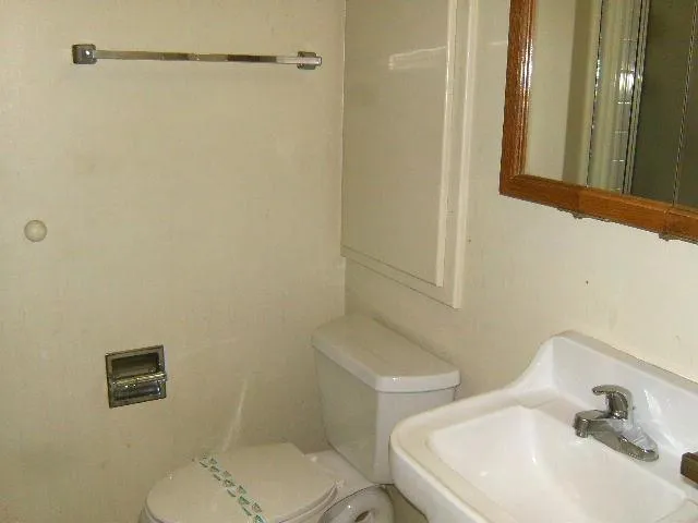 1253 Los Olivos Drive #5 Salinas, CA 93901