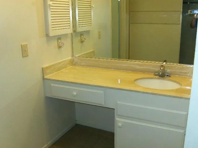 1253 Los Olivos Drive #5 Salinas, CA 93901