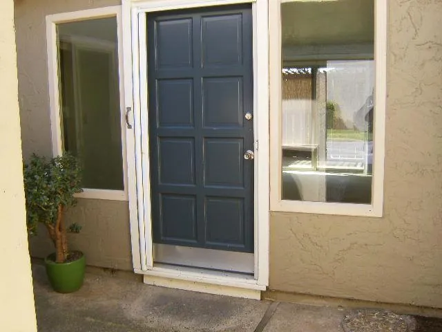 1253 Los Olivos Drive #5 Salinas, CA 93901