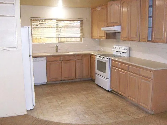1253 Los Olivos Drive #5 Salinas, CA 93901