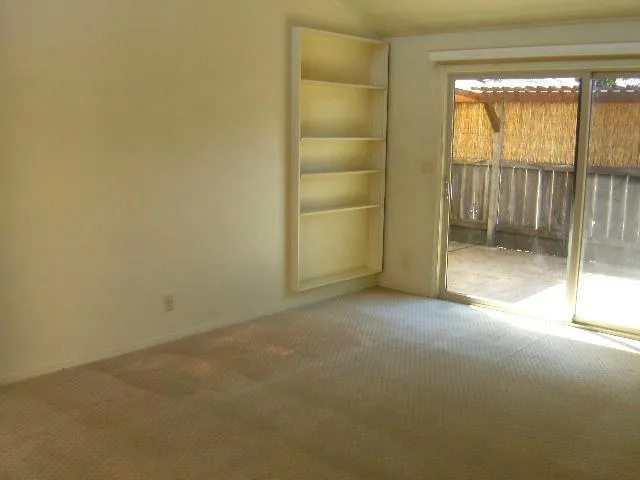 1253 Los Olivos Drive #5 Salinas, CA 93901