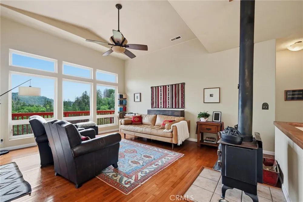 14000 Nelson Lane Cobb, CA 95426