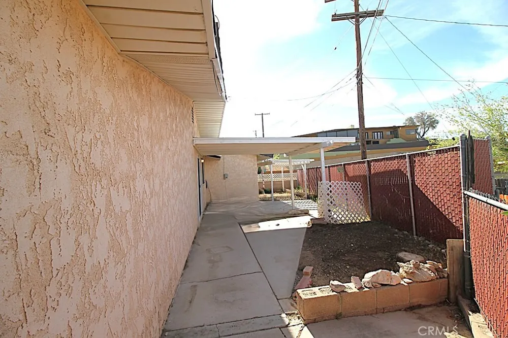 1105 Bigger Barstow, CA 92311