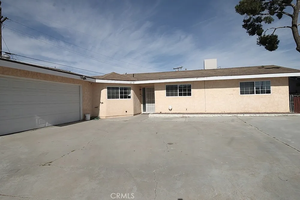 1105 Bigger Barstow, CA 92311