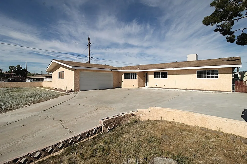 1105 Bigger Barstow, CA 92311