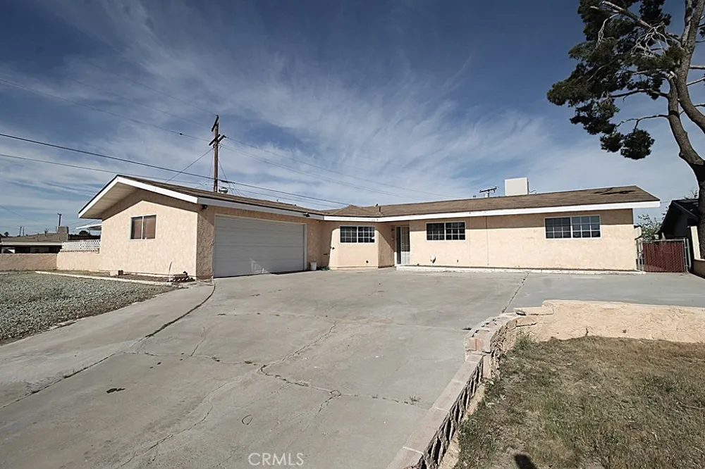 1105 Bigger Barstow, CA 92311