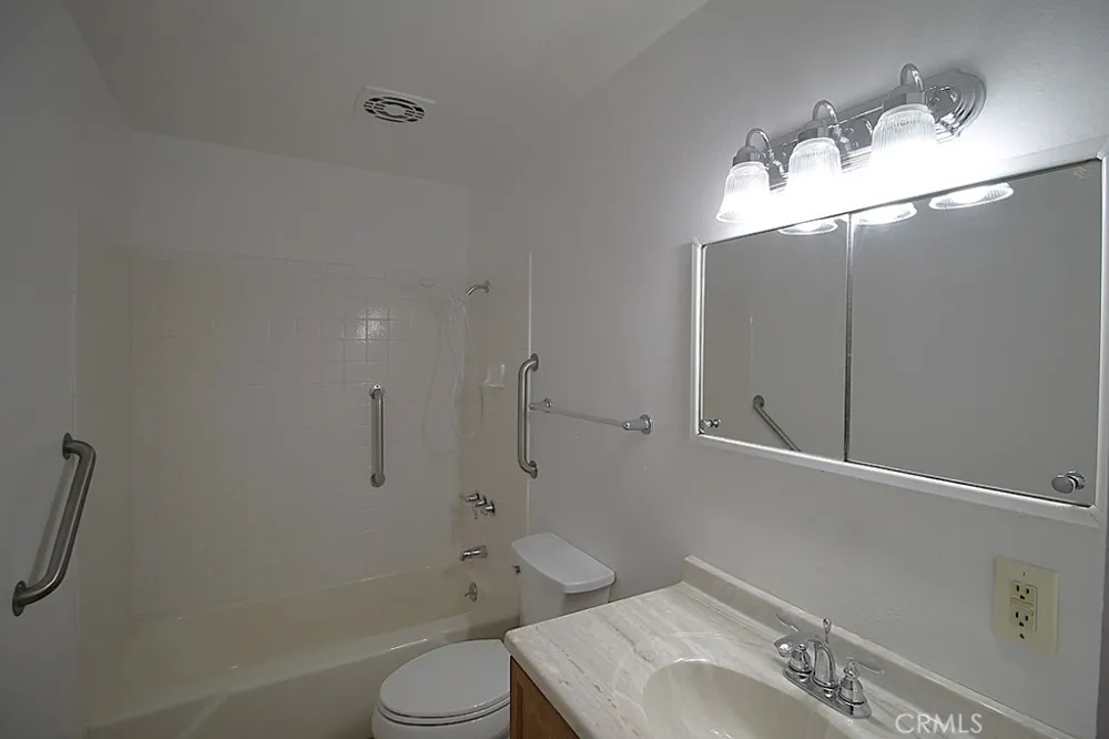 1105 Bigger Barstow, CA 92311