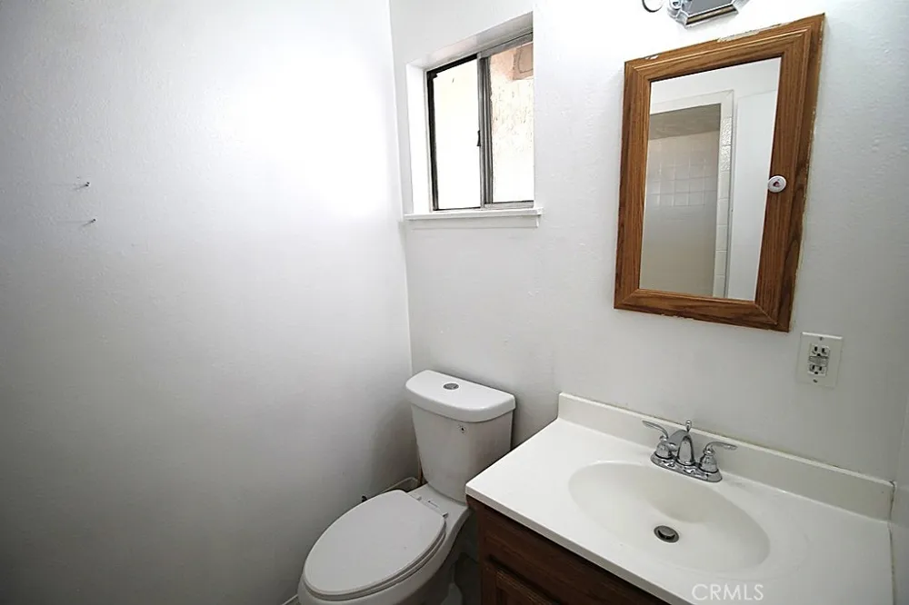 1105 Bigger Barstow, CA 92311