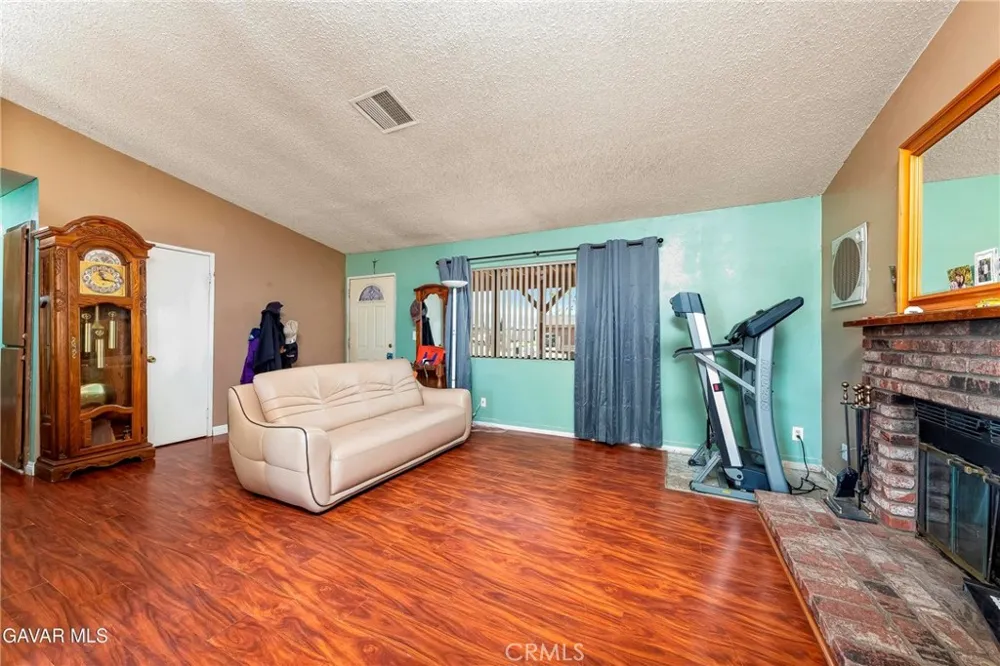 10731 E Avenue R2 Littlerock, CA 93543