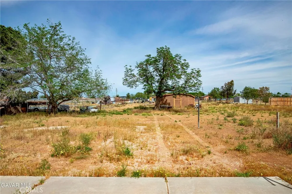 10731 E Avenue R2 Littlerock, CA 93543