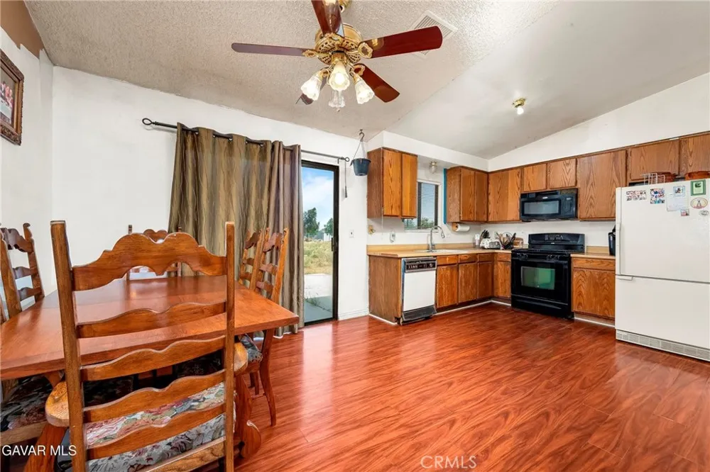 10731 E Avenue R2 Littlerock, CA 93543