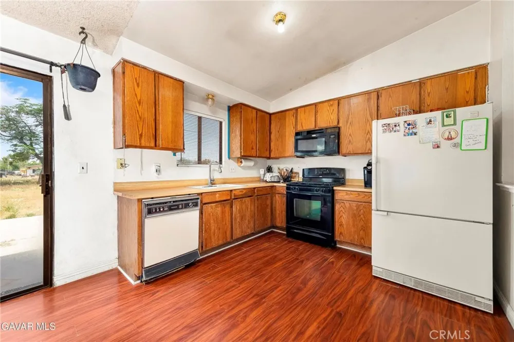 10731 E Avenue R2 Littlerock, CA 93543