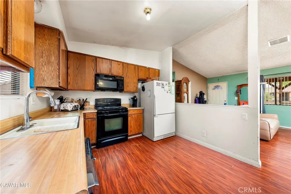 10731 E Avenue R2 Littlerock, CA 93543