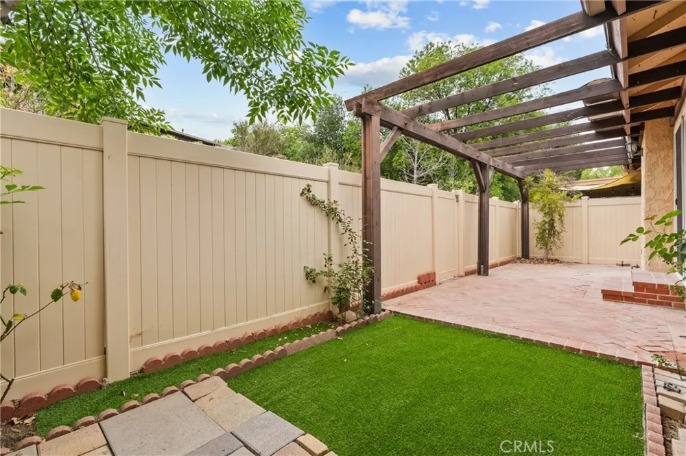 20038 Avenue Of The Oaks Newhall, CA 91321