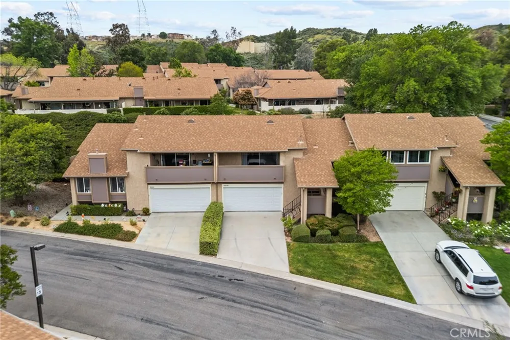 20038 Avenue Of The Oaks Newhall, CA 91321