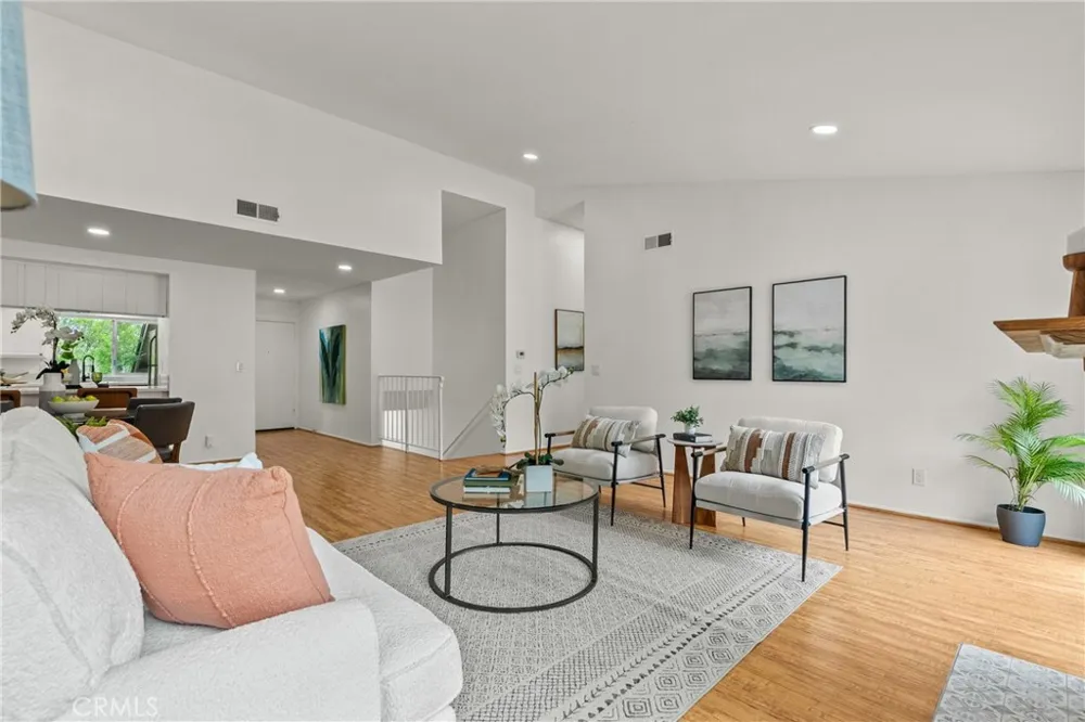 20038 Avenue Of The Oaks Newhall, CA 91321