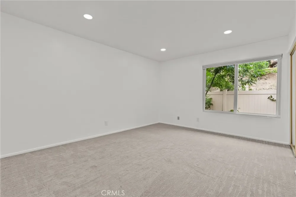 20038 Avenue Of The Oaks Newhall, CA 91321