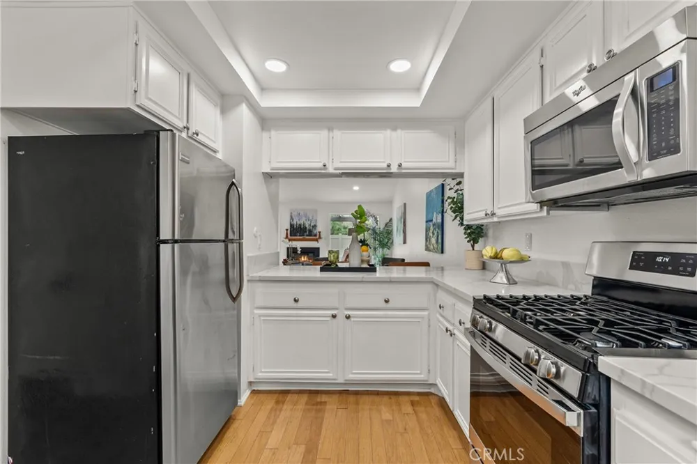 20038 Avenue Of The Oaks Newhall, CA 91321