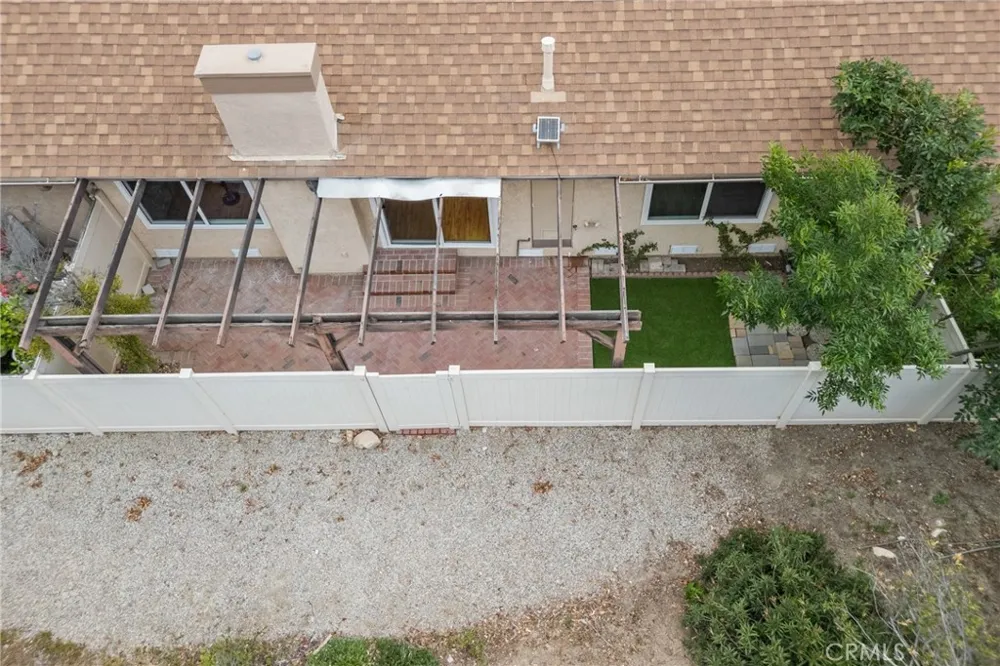 20038 Avenue Of The Oaks Newhall, CA 91321