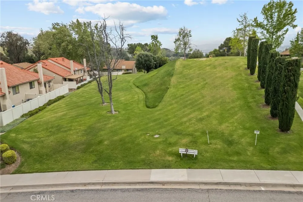 20038 Avenue Of The Oaks Newhall, CA 91321