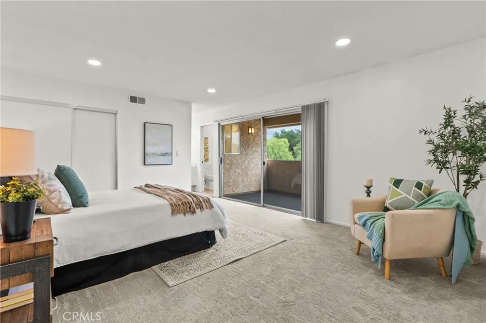 20038 Avenue Of The Oaks Newhall, CA 91321