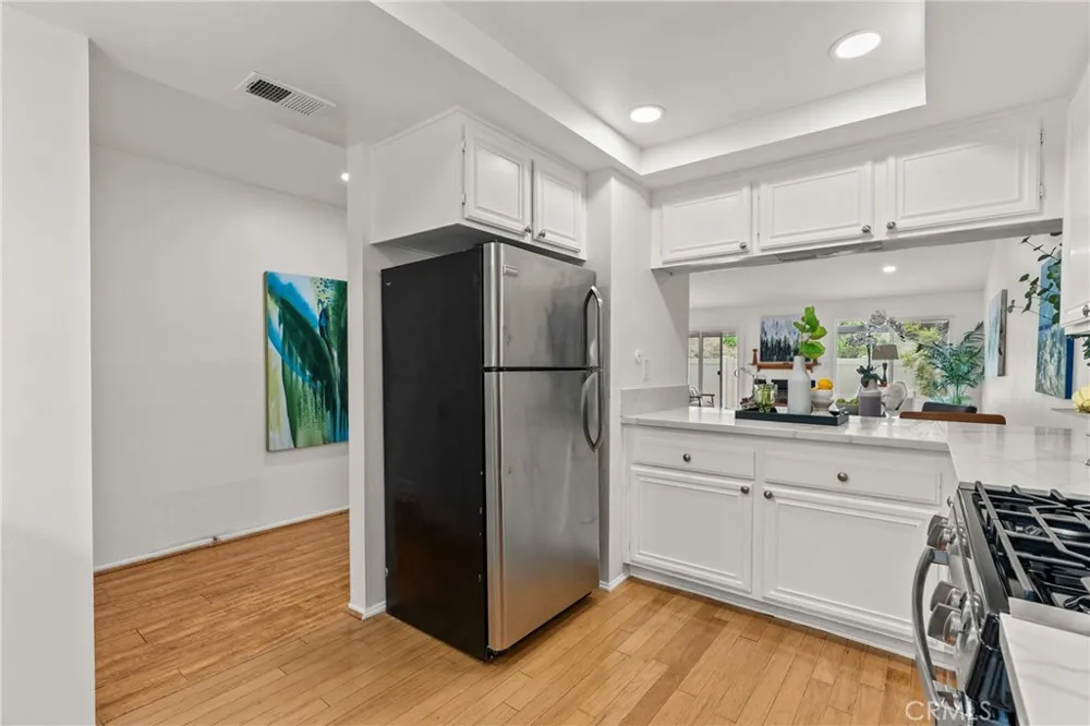 20038 Avenue Of The Oaks Newhall, CA 91321