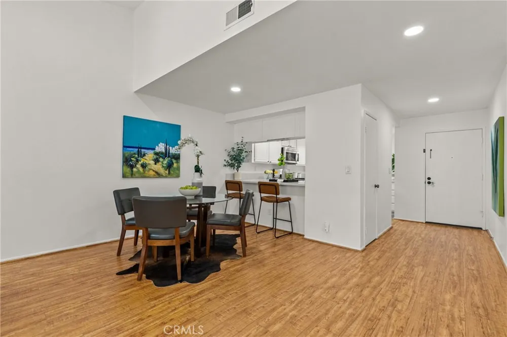 20038 Avenue Of The Oaks Newhall, CA 91321