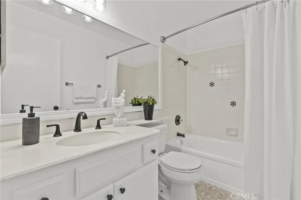 20038 Avenue Of The Oaks Newhall, CA 91321
