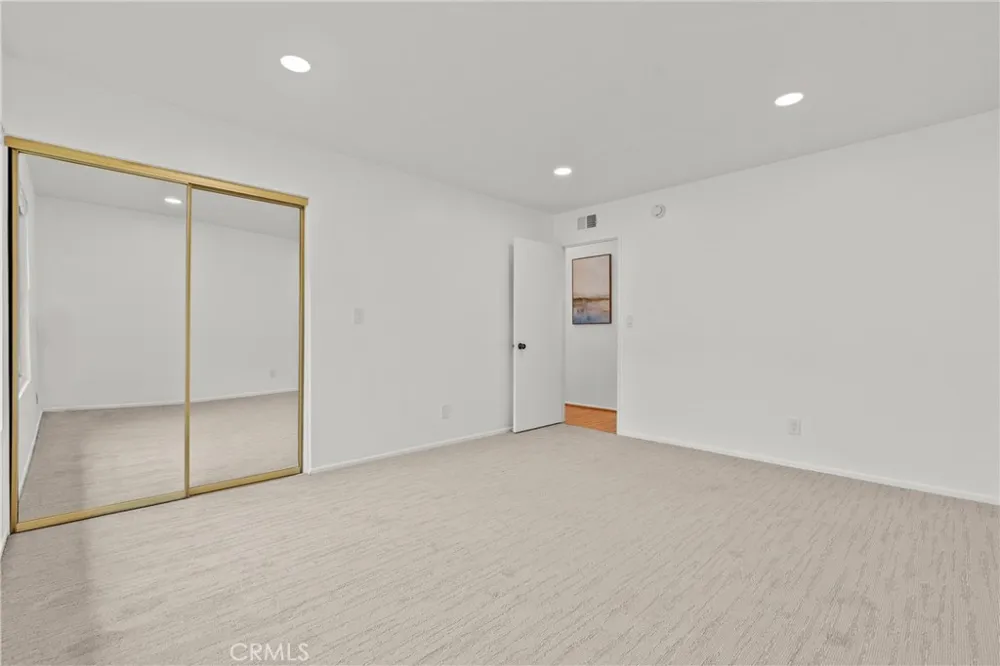 20038 Avenue Of The Oaks Newhall, CA 91321