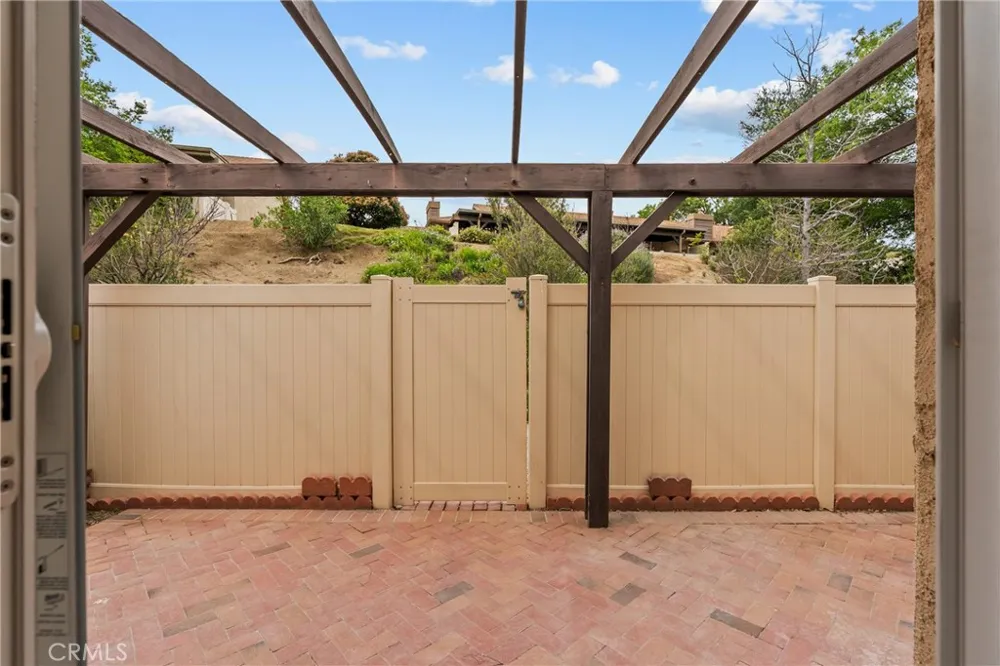 20038 Avenue Of The Oaks Newhall, CA 91321