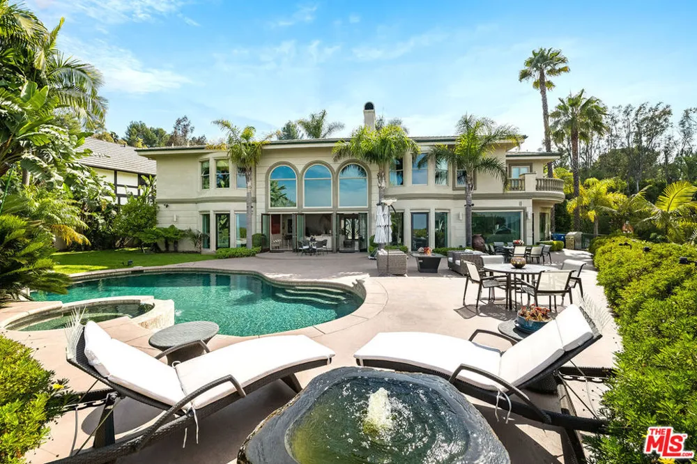 12145 Summit Court Beverly Hills, CA 90210